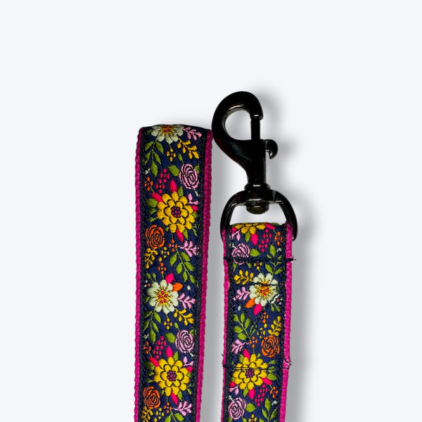 Coastal Bloom Dog Collar & Leash